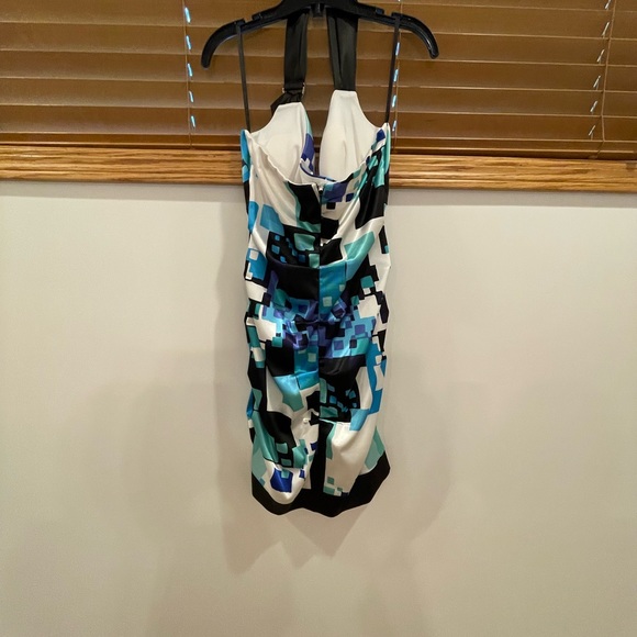 Formal Dress - Picture 2 of 4